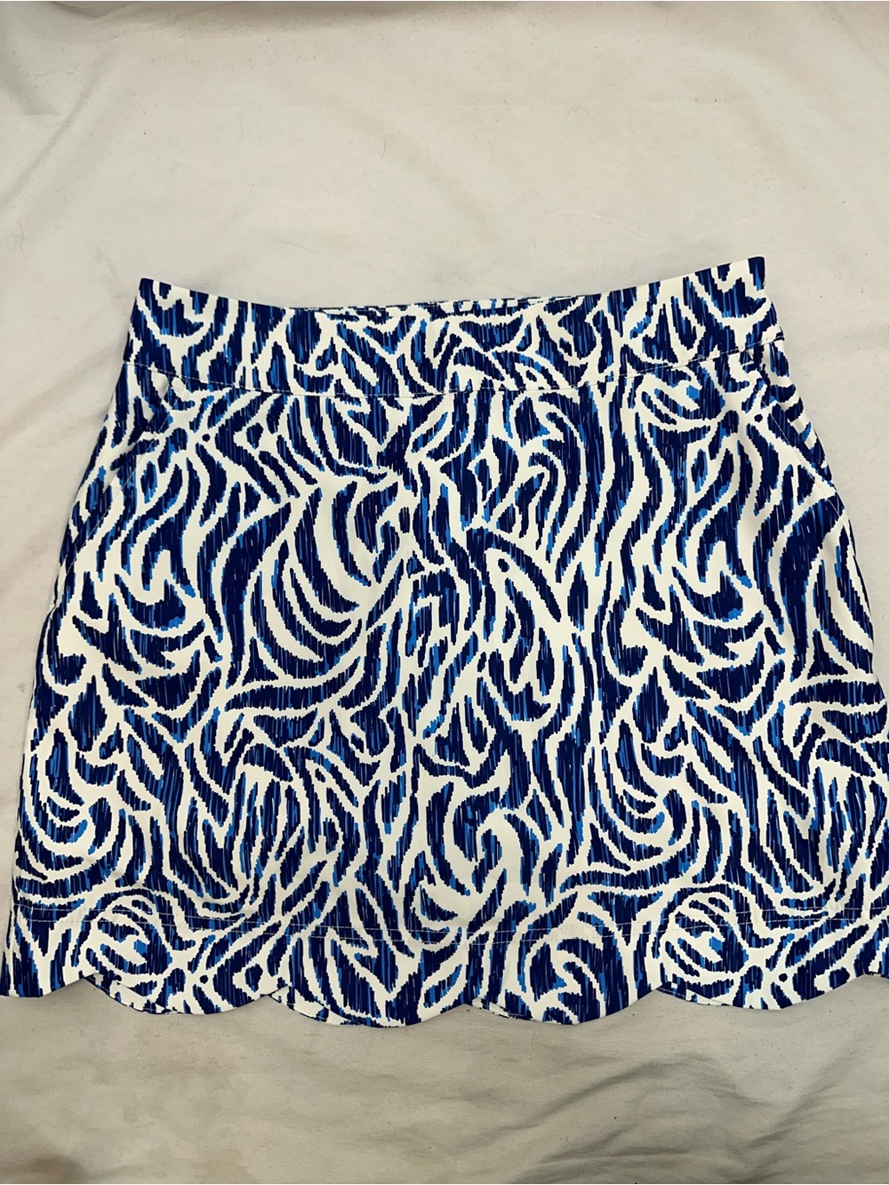 Vineyard Vines Blue and White Patterned Scallop Hem Skort 4